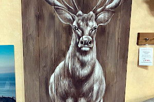 Wandbild aus Massivholz „Hirsch“