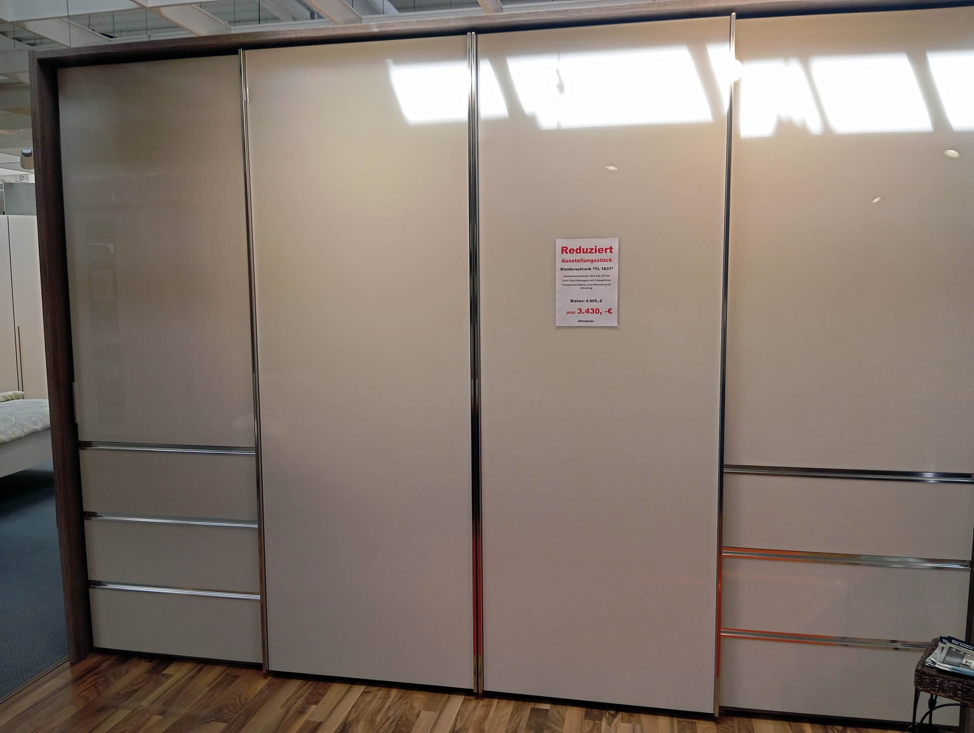 Kleiderschrank TL 1631