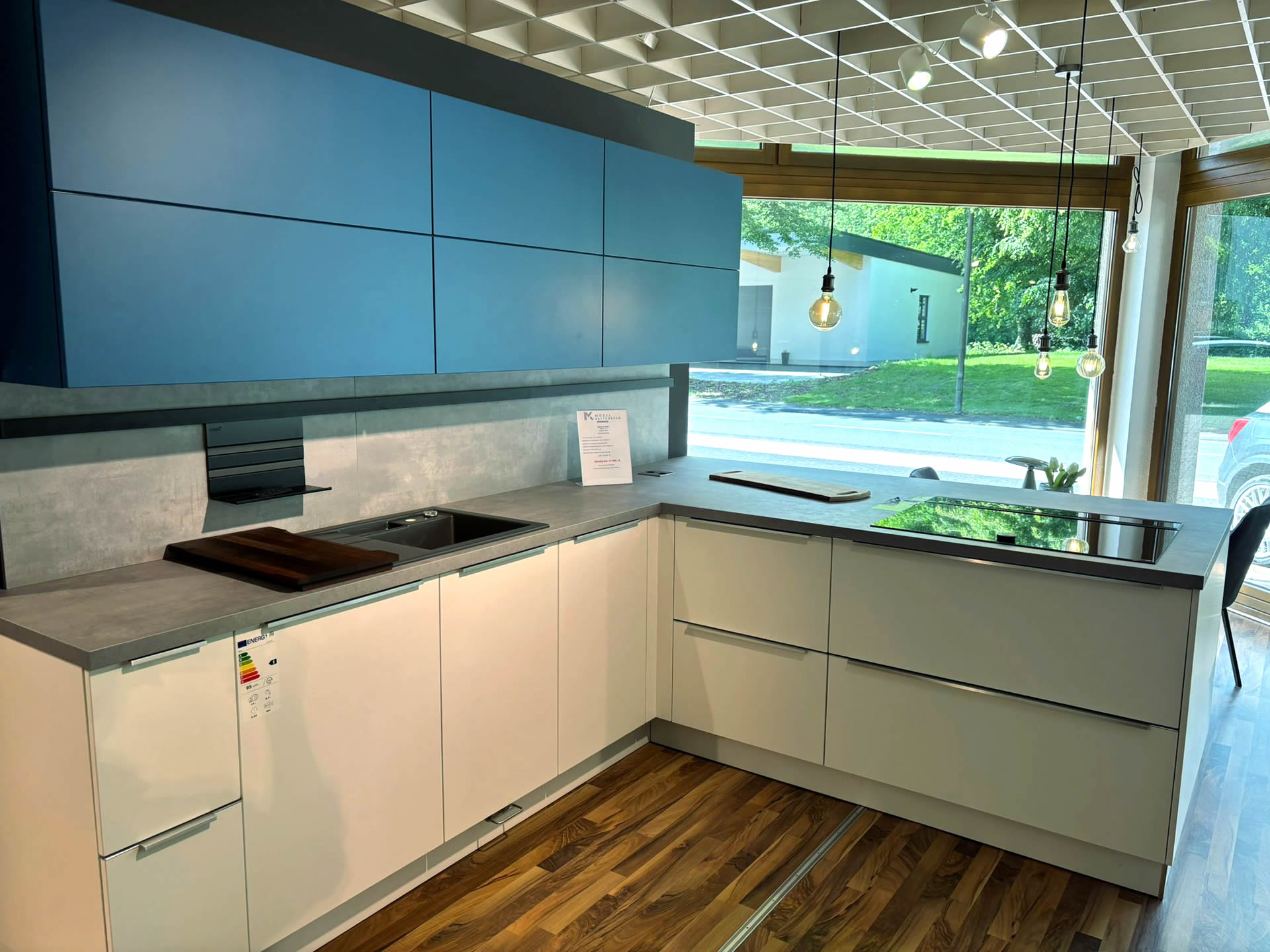 Moderne Einbauküche AV 6000