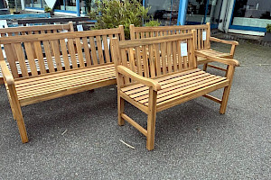 Gartenbank Akazie massiv lackiert, verschiedene Größen