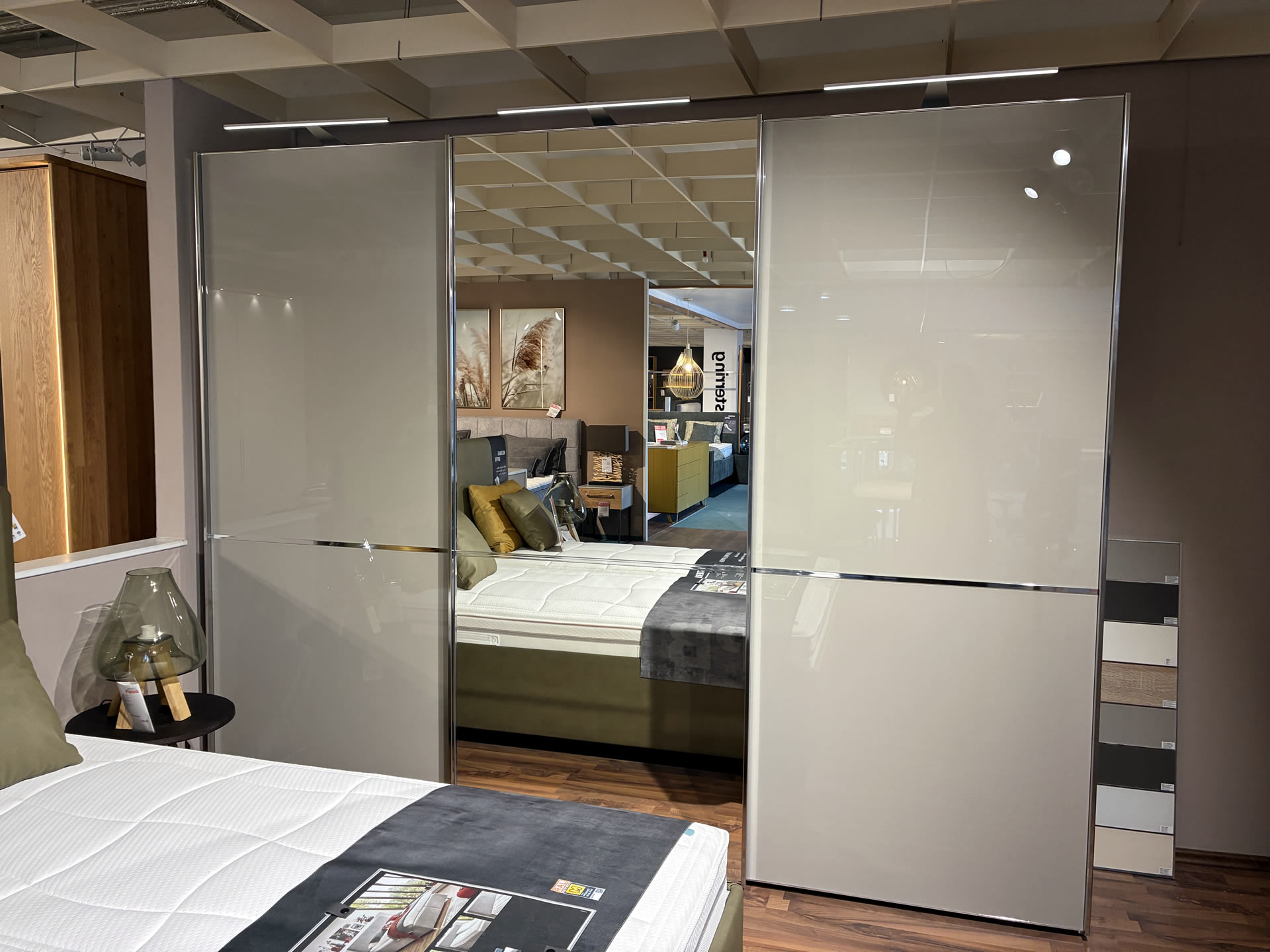 Schwebetürenschrank West Virginia Glas Champagner