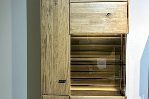 Vitrine MELBOURNE in Eiche massiv