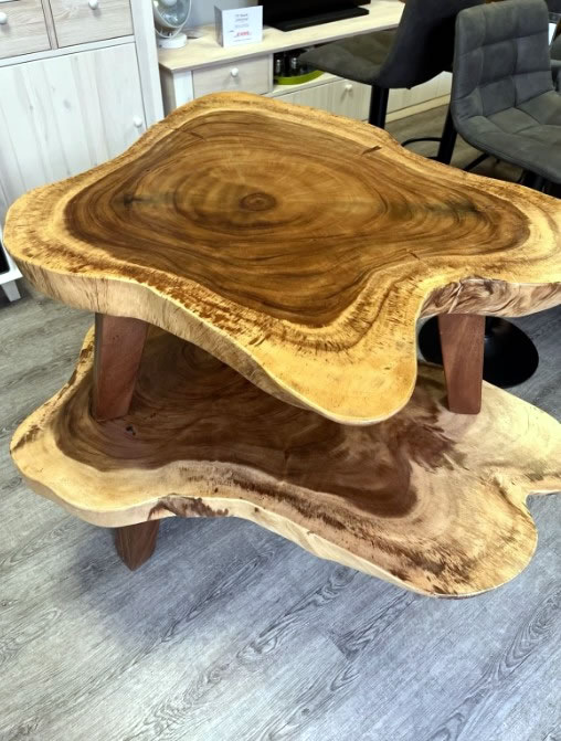 Couchtisch aus Suarholz, massive Baumscheibe